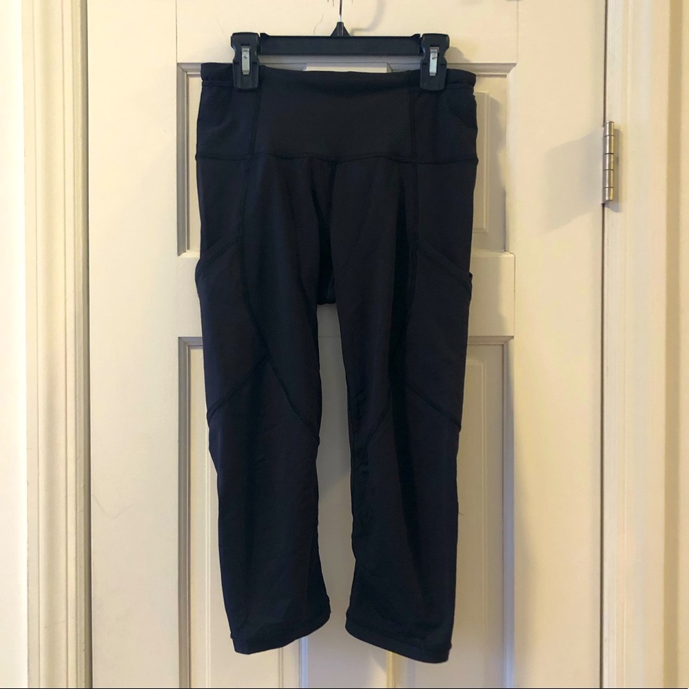 Lululemon black capri leggings with mesh